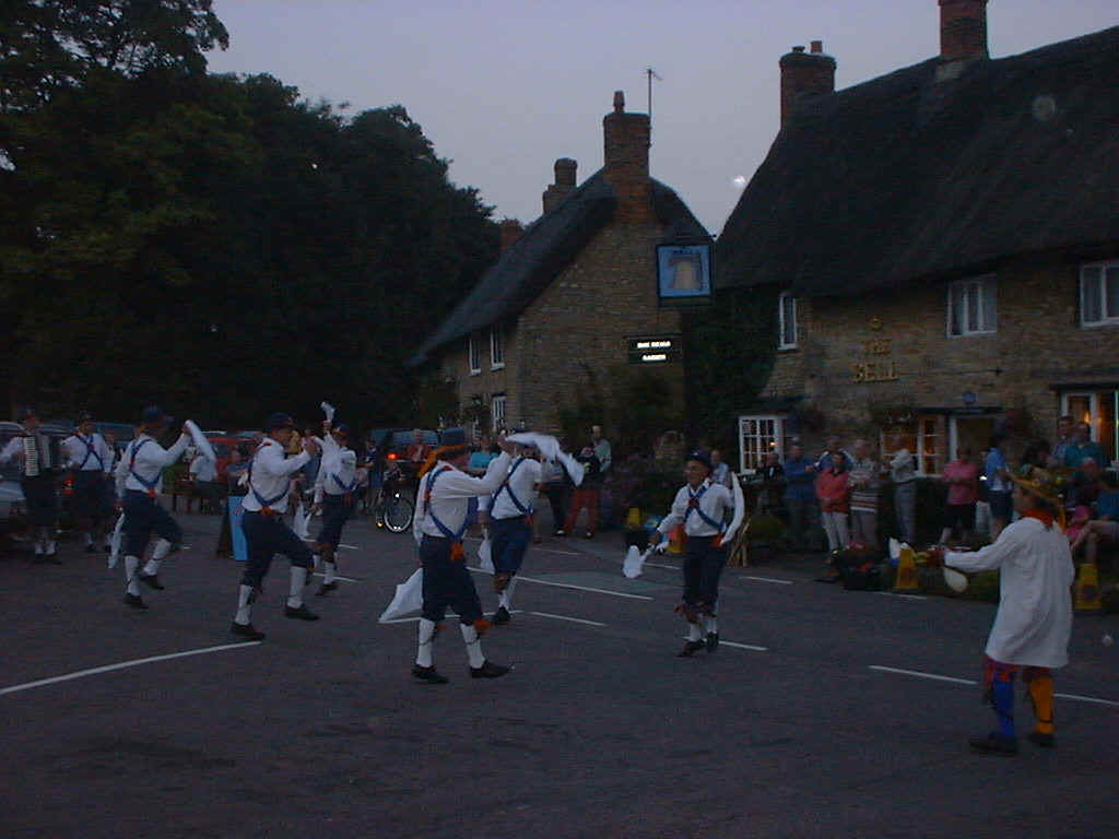 00morris2.jpg (144157 bytes)